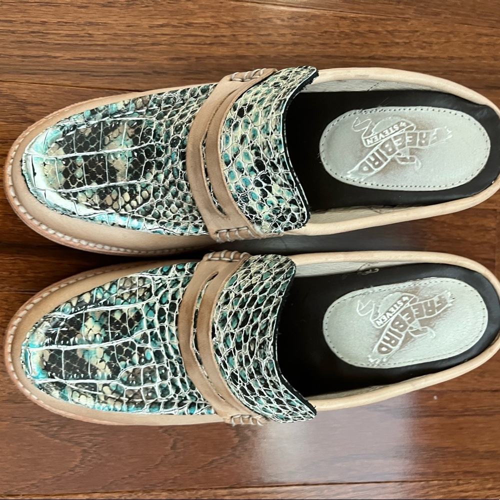 Freebirds lizard clogs. Worn once.